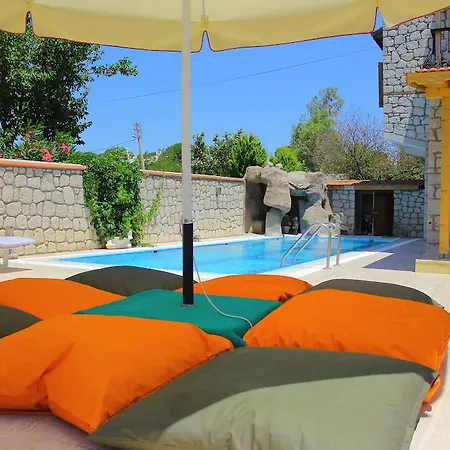 بيت ضيافة Anemo Hotel Çeşme